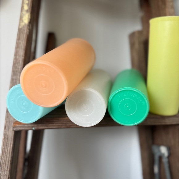 ✨ Vintage 1970s Tupperware Tall Tumblers | Set of 5 | Pastel Colors ✨ - Picture 5 of 7
